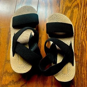 Super cute beach sandals